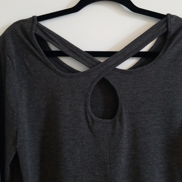 3/4 length Sleeves Top with Crisscross Detail - Picture 3 of 3